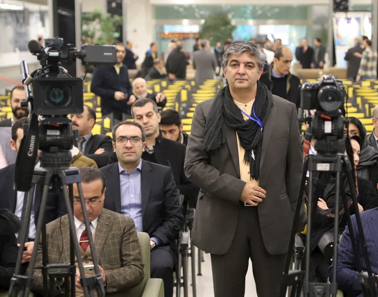افشین شادی مهر، مدیر مسئول مجله اخبار صنعت چرم و کفش