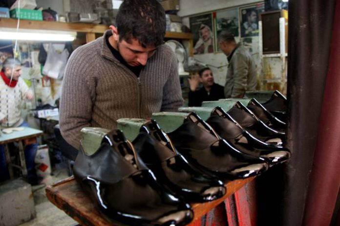 کرونا صنعت کفش فلسطین را احیا کرد