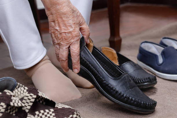 تاثیر کفش بر سلامت سالمندان