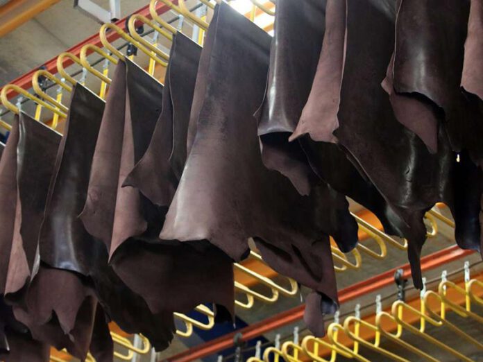 نگرانی جدی تولیدکنندگان کفش از عدم توزیع عادلانه چرم و مواد اولیه