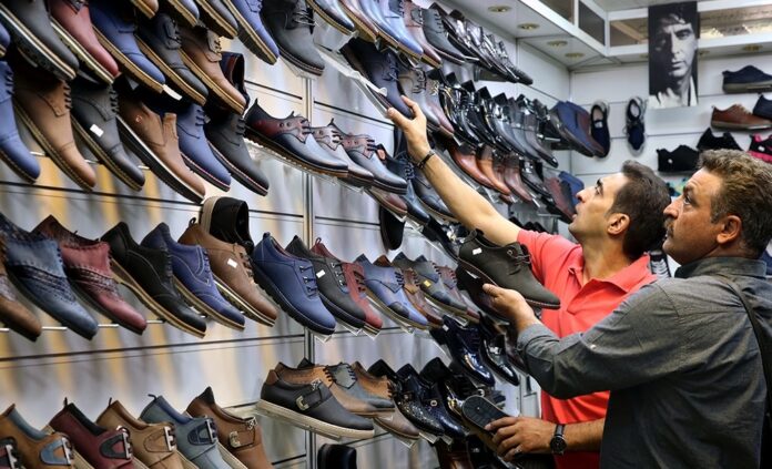 ۳۰ درصد تولیدی‌ های کفش تعطیل شده است