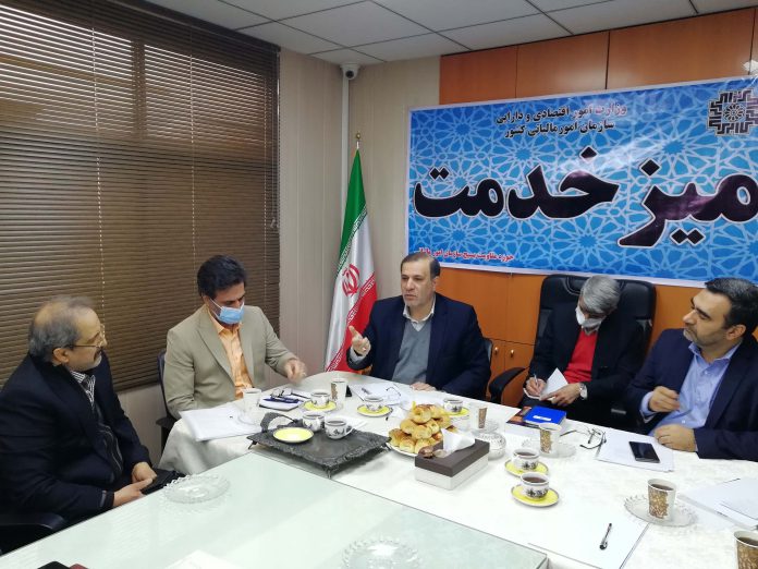 میز خدمت مالیاتی این بار در اتحادیه فروشندگان چرم و لوازم کفش تهران