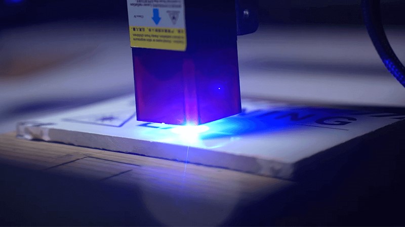 دستگاه‌های حکاکی با لیزر UV